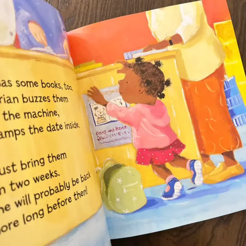 Lola at the Library 973488