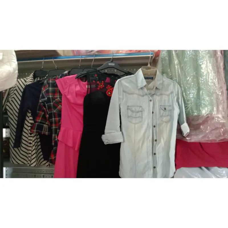 Lô lộn xộn size nhỏ khoảng 45 cái giá 45k 797856