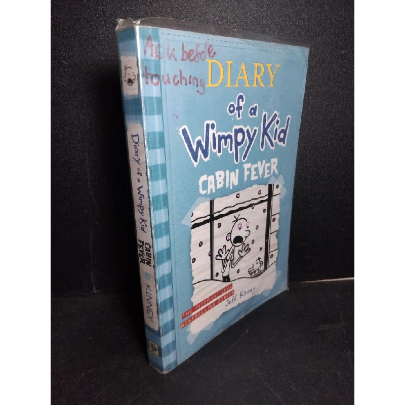 Diary of a wimpy kid 6 Cabin fever mới 90% bẩn nhẹ HCM1001 Jeff Kinney NGOẠI VĂN 381075