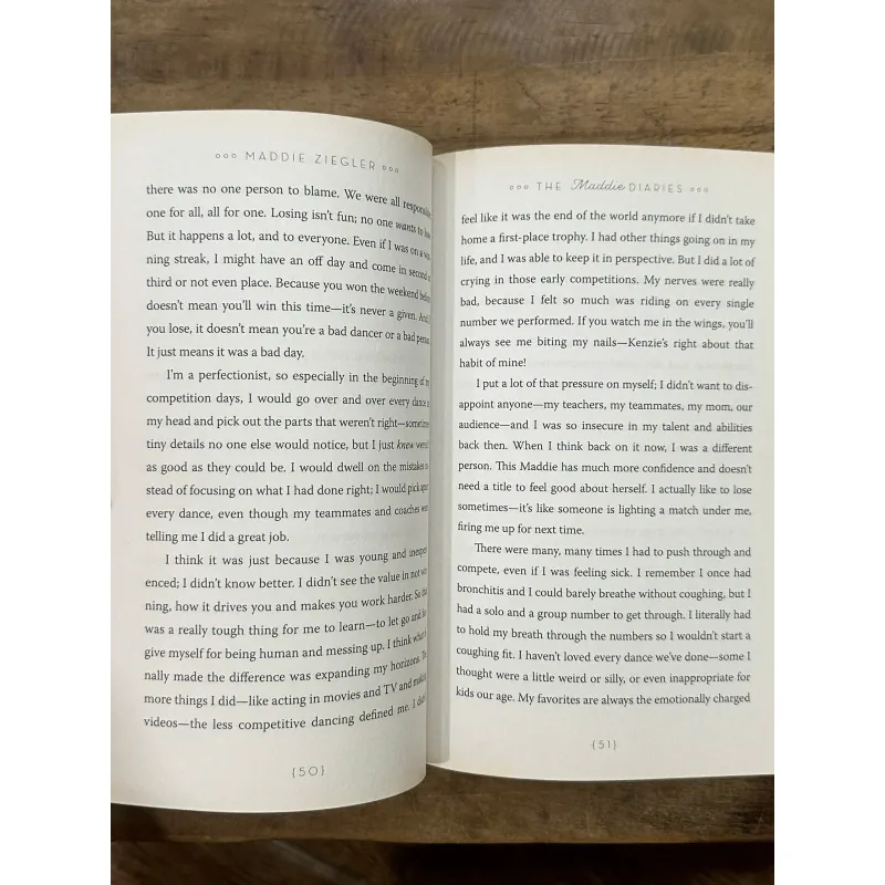 The Maddie Diaries: A Memoir - Maddie Ziegler 734780