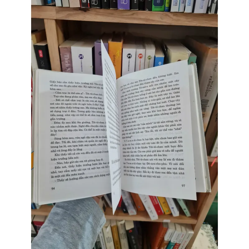 Tôt Tô Chan cô bé bên cửa sổ (Bìa cứng), Mới 80% (TSTK) 734336