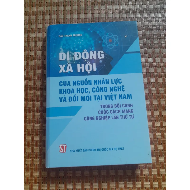 DI ĐỘNG XÃ HỘI CỦA NGUỒN LỰC KHOA HỌC... 778361