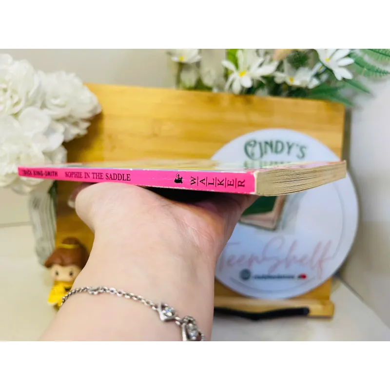 [Sách tiếng Anh 2hand] Like new 90% - 🐴 Sophie in the Saddle – Dick King-Smith 🌸 933770
