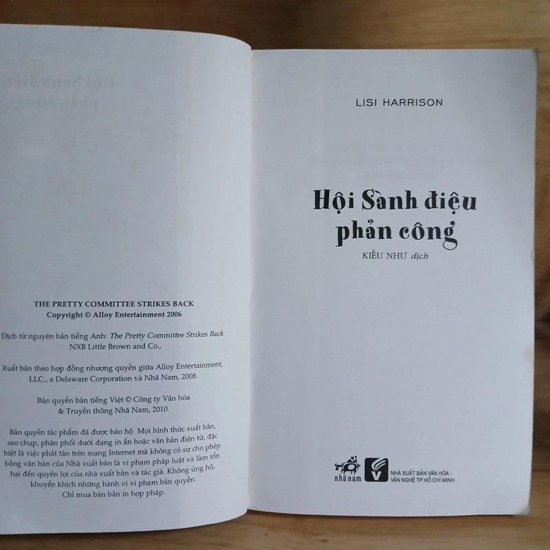 Hội Sành Điệu Phản Công - Lisi Harrison 454296