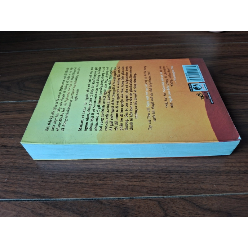 Ngàn mặt trời rực rỡ 496182
