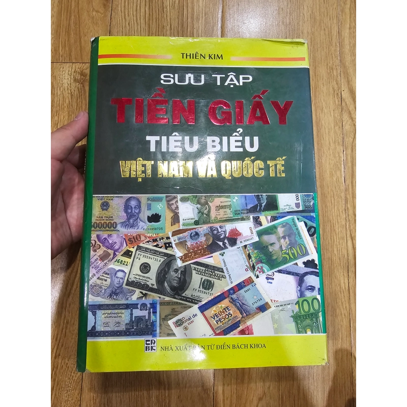 sưu tập tiền giấy tiêu biểu việt nam và quốc tế (bìa cứng,  in 1000q năm 2009)
400k 452615