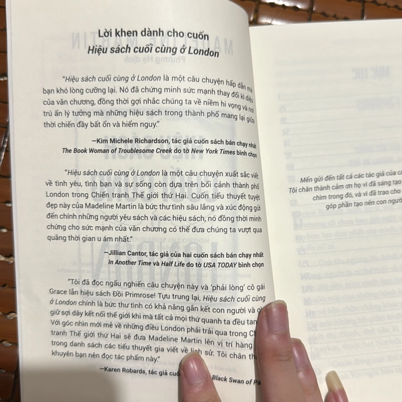Hiệu sách cuối cùng ở London - Madeline Martin 532304