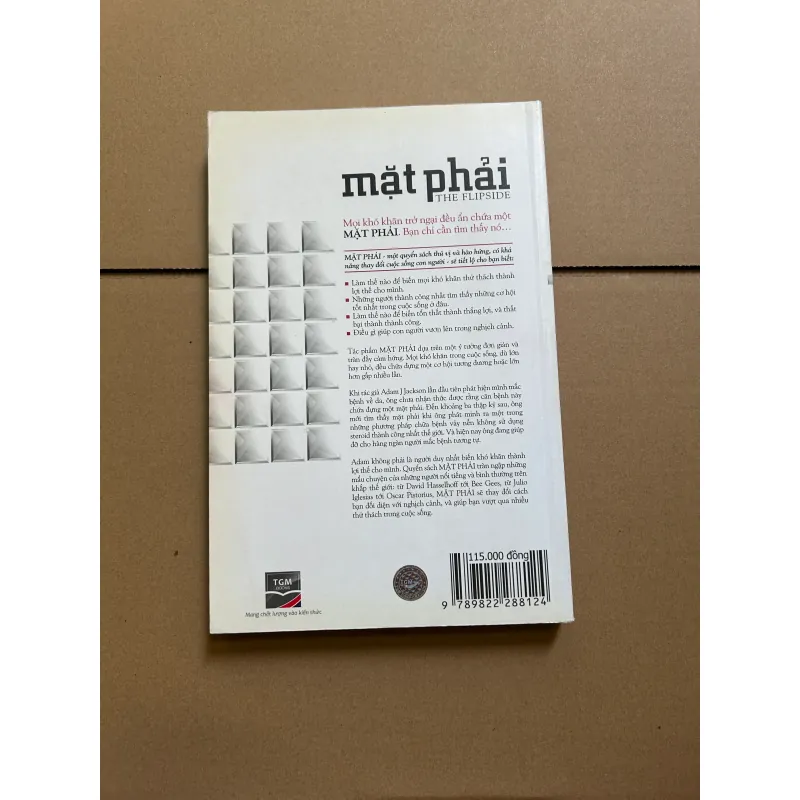 Mặt phải - Adam J Jackson 747622