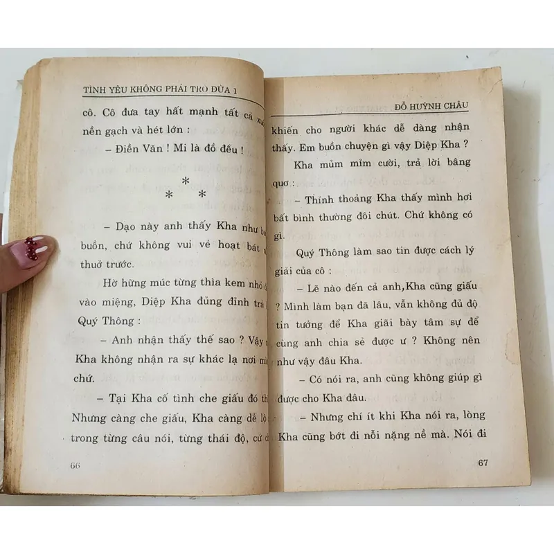 Tiểu thuyết lãng mạn Việt Nam của tác giả Đỗ Huỳnh Châu: TÌNH YÊU KHÔNG PHẢI TRÒ ĐÙA 703536