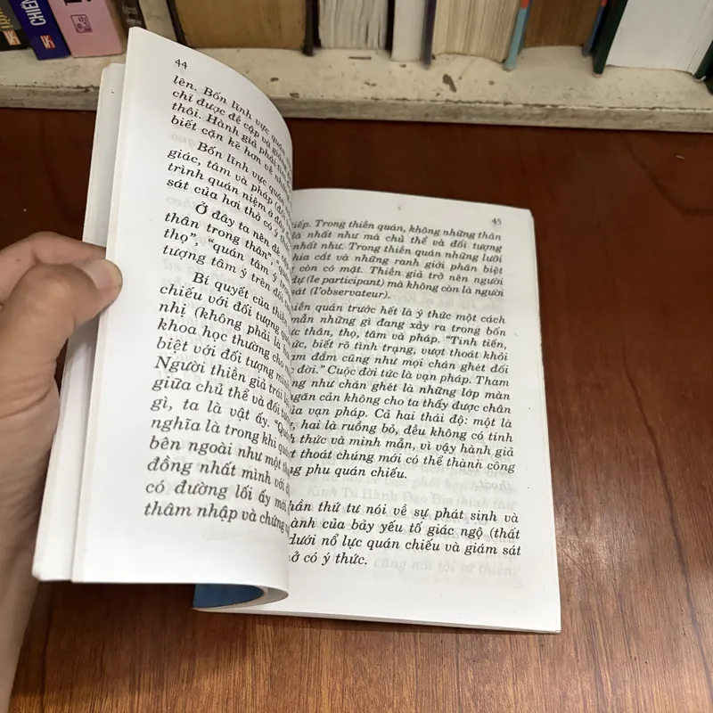 II Sách Phật Giáo: Kinh Quán Niệm Hơi Thở - Nhất Hạnh (Dịch Và Chú Giải) - Lá Bối 589578