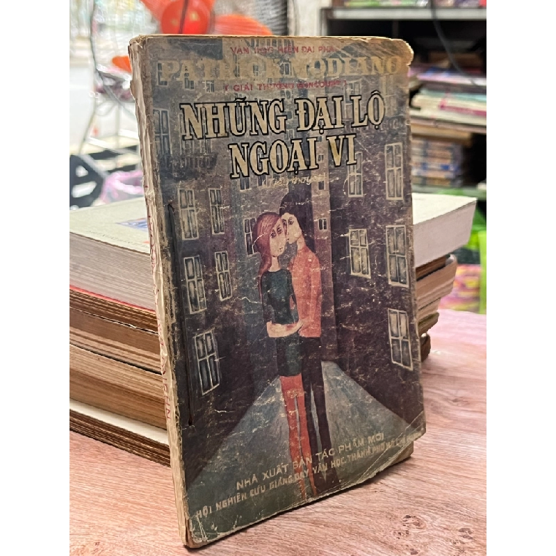Những đại lộ ngoại vi - Patrick Modiano 470052