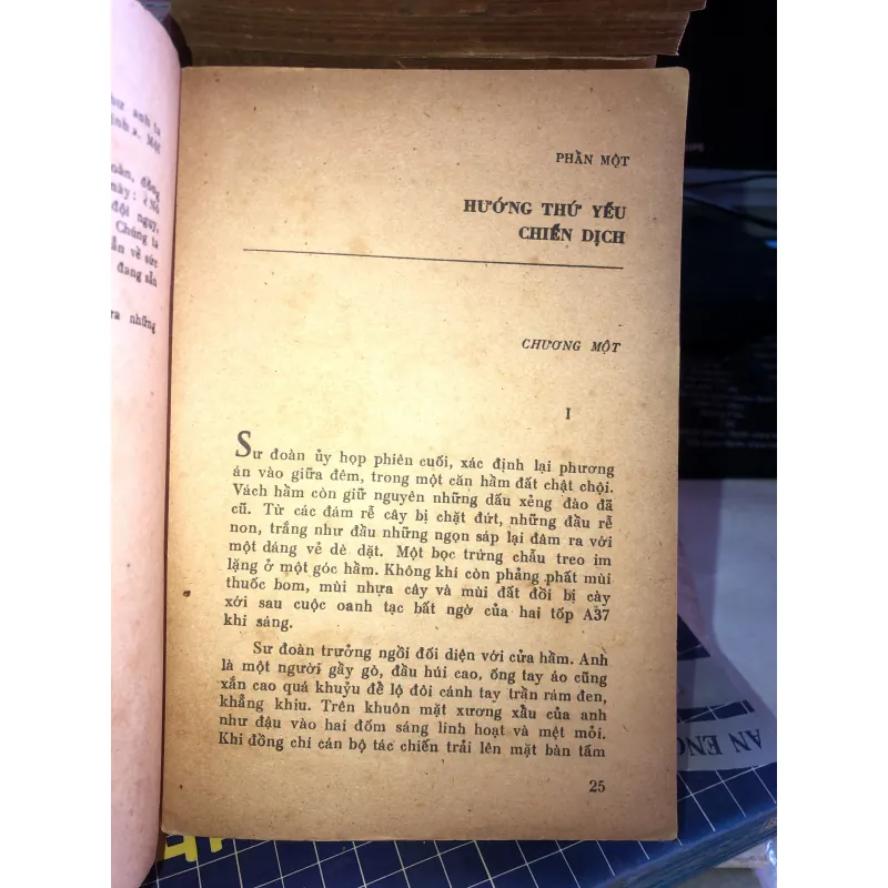 Năm 1975 họ đã sống như thế - Nguyễn Trí Huân 1031967