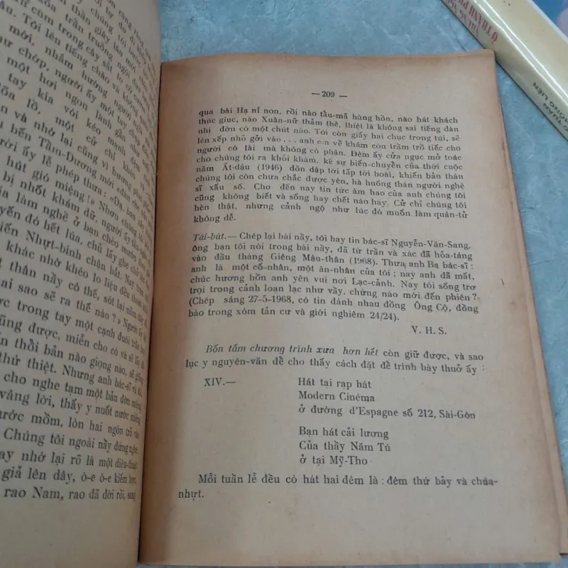 HỒI KÝ 50 NĂM MÊ HÁT - VƯƠNG HỒNG SỂN 746798