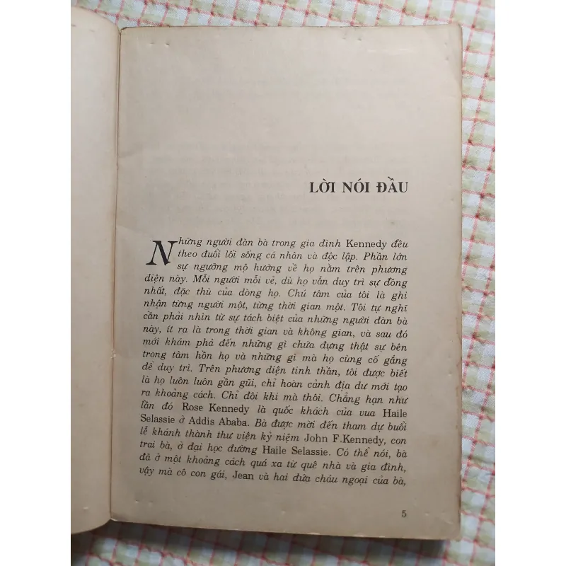 NHỮNG NGƯỜI ĐÀN BÀ TRONG GIA ĐÌNH KENNEDY - PEARL BUCK 753182