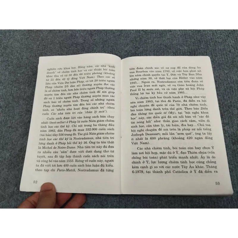 ĐỜI NGƯỜI DƯỚI CON MẮT NHÀ CHIÊM TINH 990633