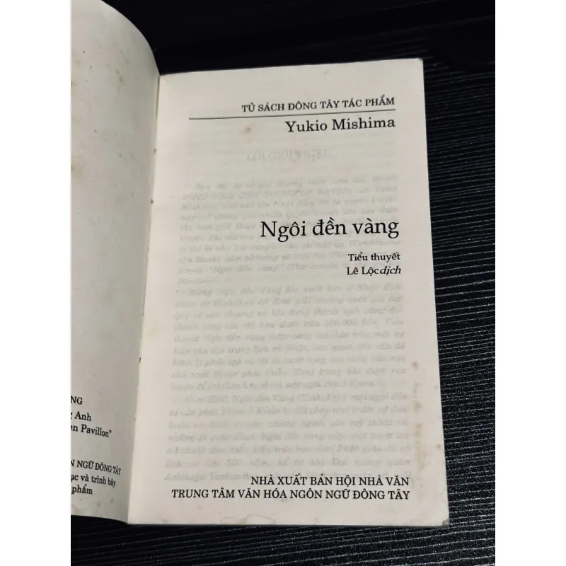 Ngôi đền vàng 1041024