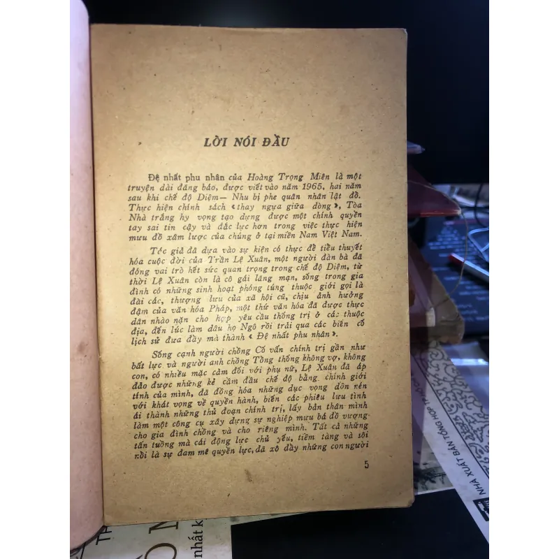 Đệ nhất phu nhân - Hoàng Trọng Miên 1019372