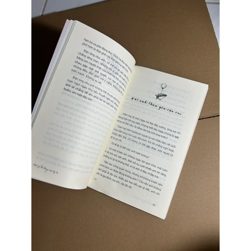 Anh ấy đã không nắm tay tôi - Hiên 733436