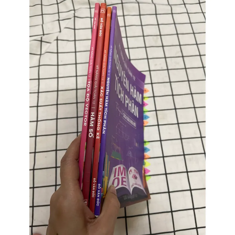 Kỹ năng giải toán 12 (4 cuốn ) 589453