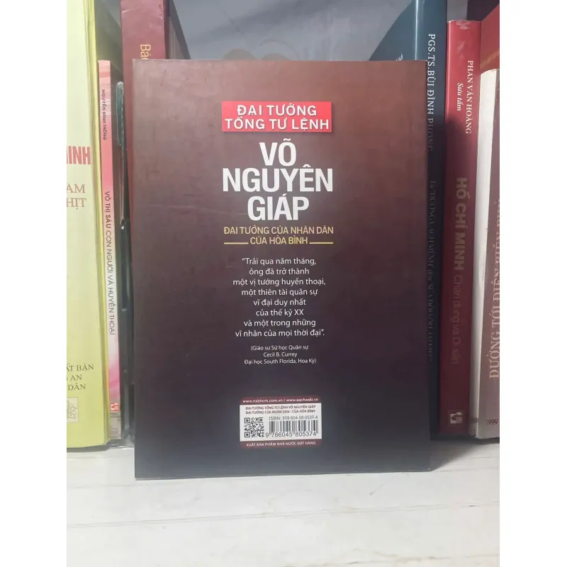 SÁCH ĐẠI TƯỚNG TỔNG TƯ LỆNH VÕ NGUYÊN GIÁP ĐẠI TƯỚNG CỦA NHÂN DÂN CỦA HÒA BÌNH 702421