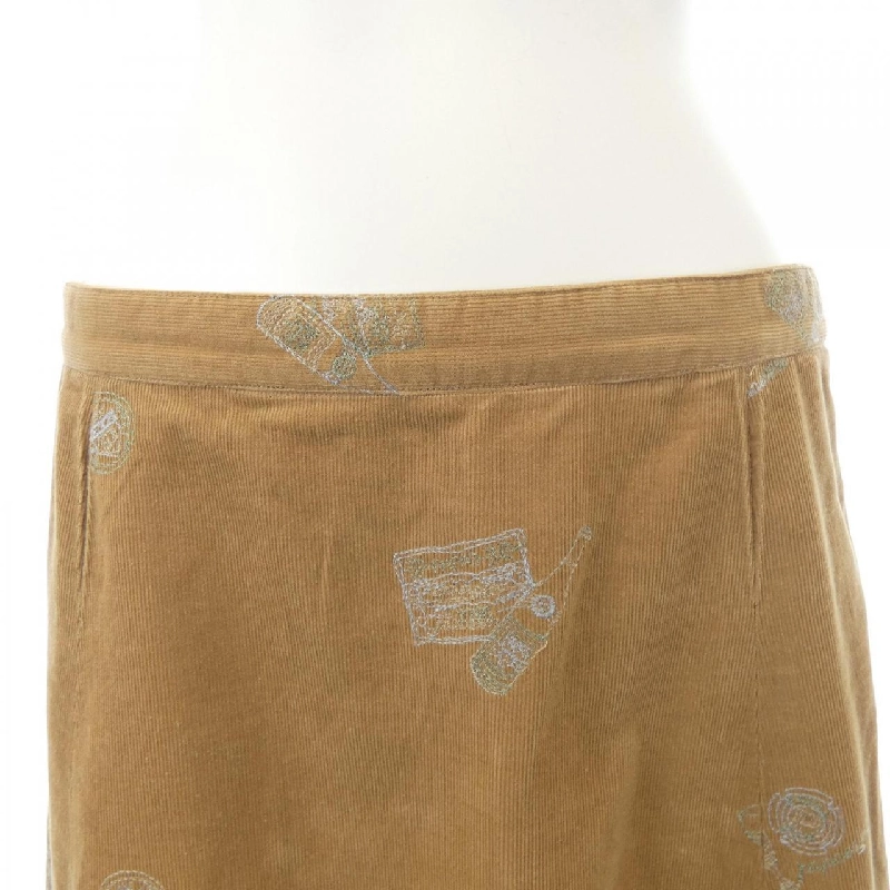 Cô gái không tên MADEMOISELLE NONNON chân váy 649533