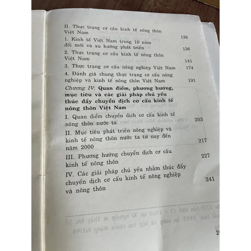 CHUYỂN DỊCH CƠ CẤU KINH TẾ NÔNG THÔN - NHỮNG VẤN ĐỀ LÝ LUẬN VÀ THỰC TIỀN- sách kinh tế 748555