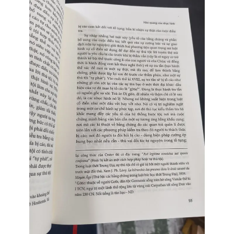 Giám sát và trừng phạt: Nguồn gốc nhà tù - Michel Foucault 688818