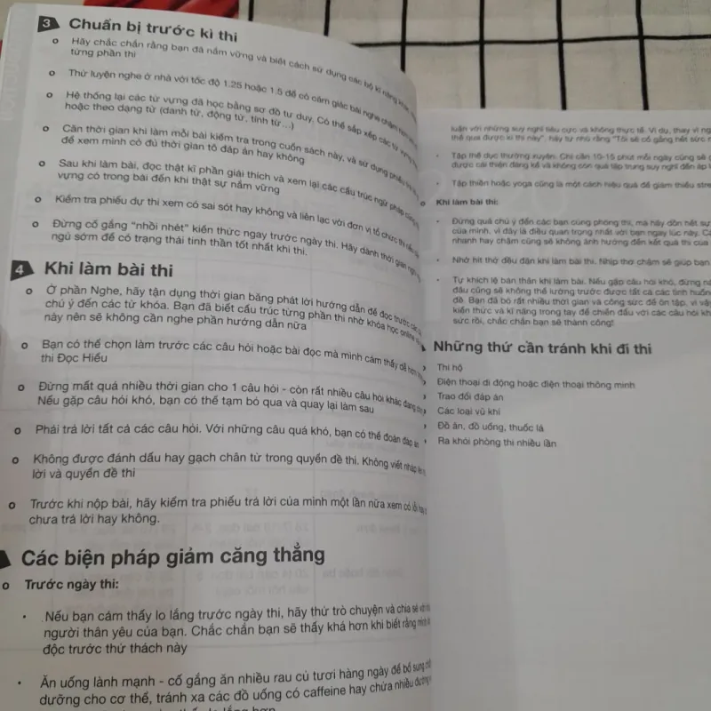 Bộ 2 giáo trình Ultimate TOEIC 2020 Simulated test & Score Booster.  695455