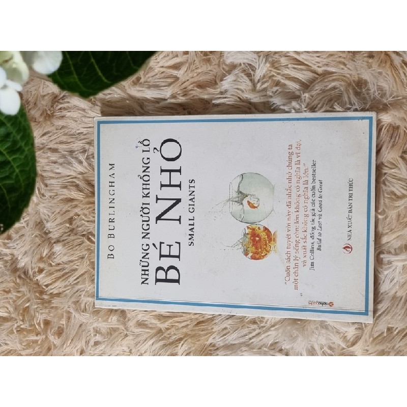 Sách Những người khổng lồ bé nhỏ cũ 1085