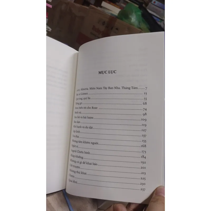 Sách -  Sữa nóng - TG Deborah Levy 1031994