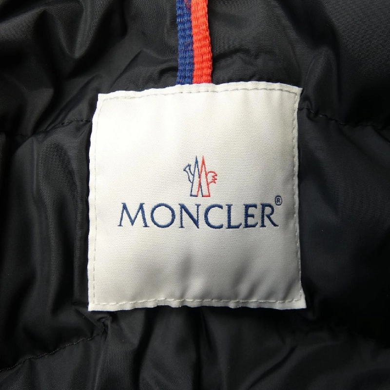 Áo khoác lông vũ MONCLER 643330