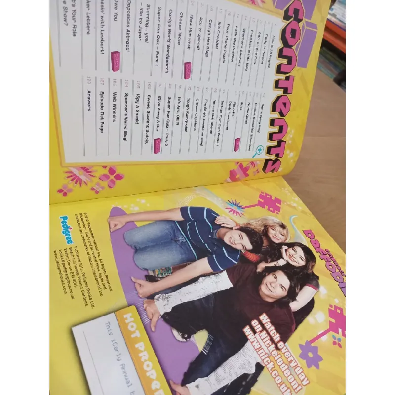 Nickelodeon iCarly annual 2011 577260