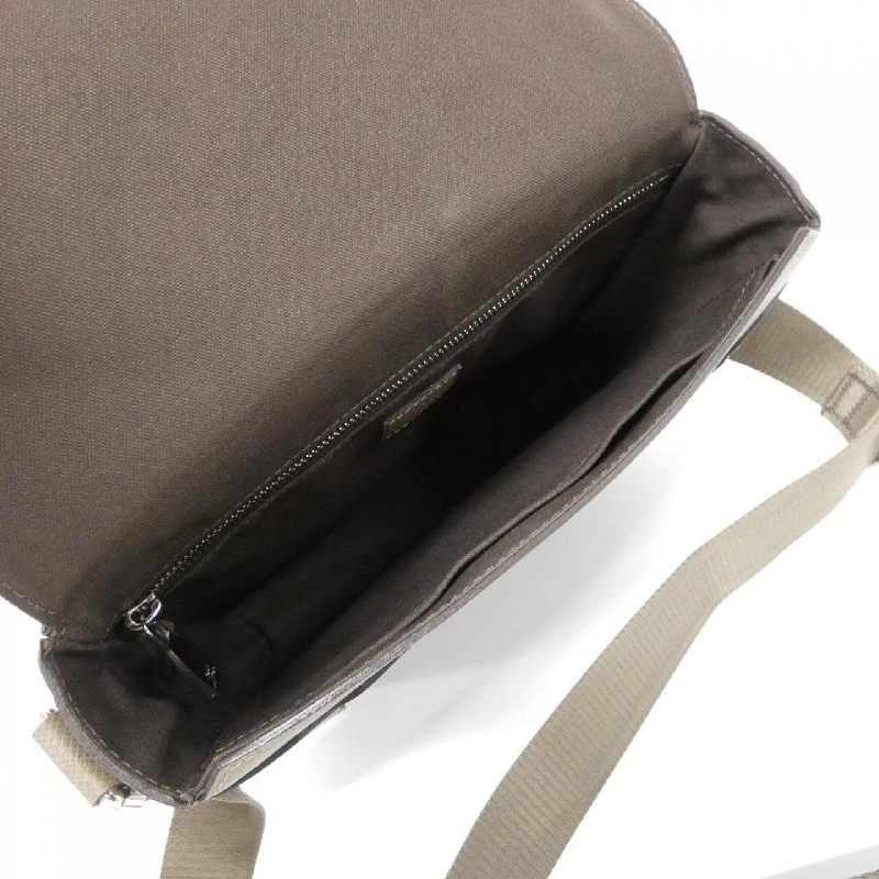 Túi xách vai Louis Vuitton Taiga Roman M32805 - Hàng hiệu Chính hãng 768126