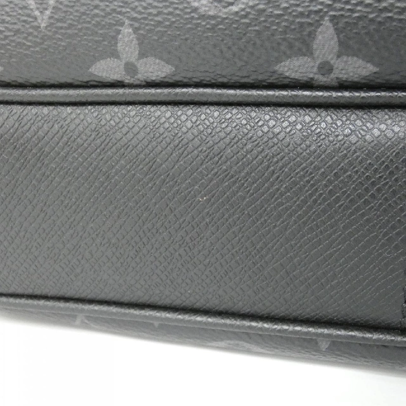 Túi đeo chéo Louis Vuitton Taiga Lama Outdoor Messenger PM M30233 - Hàng hiệu Chính hãng 803018