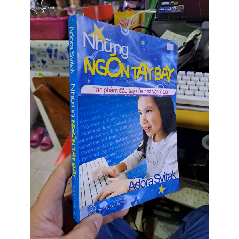 Những ngón tay bay - Adora Svitak VĂN HỌC HCM1008 Blogmeo 281125 710593