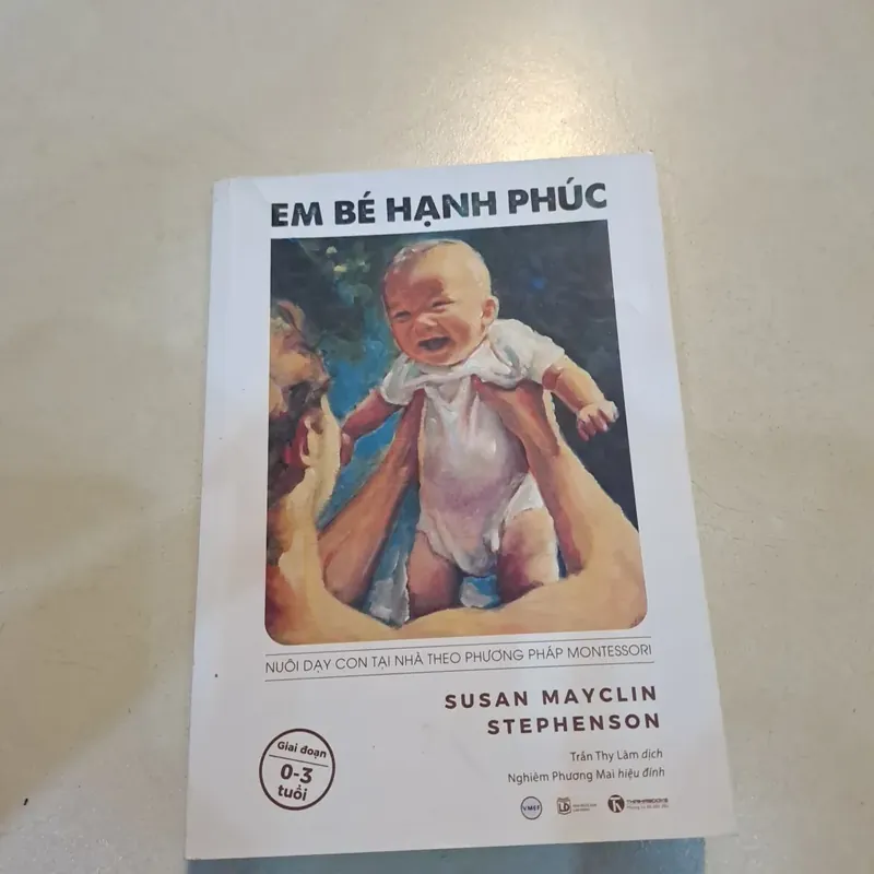 Em bé hạnh phúc 712362