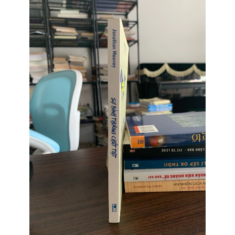 Sự bình thường chết tiệt -Jonathan Mooney 787730