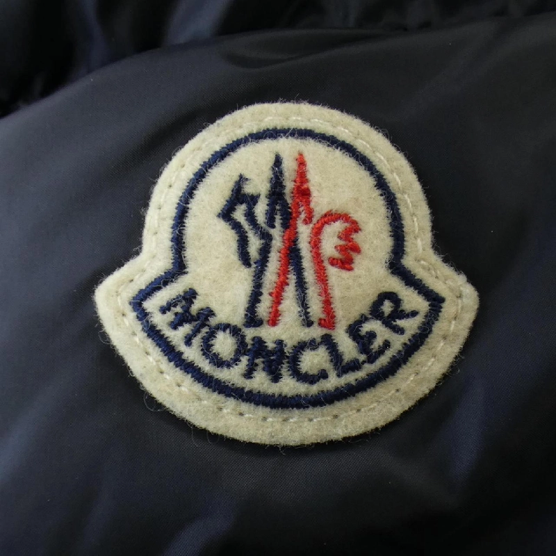 Áo khoác lông vũ MONCLER 638147