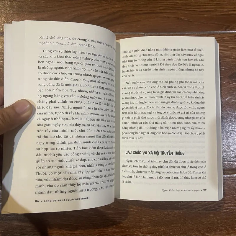 Người Ê Đê một xã hội mẫu quyền - Anne de Hauteclocque-Howe (c) 1012855