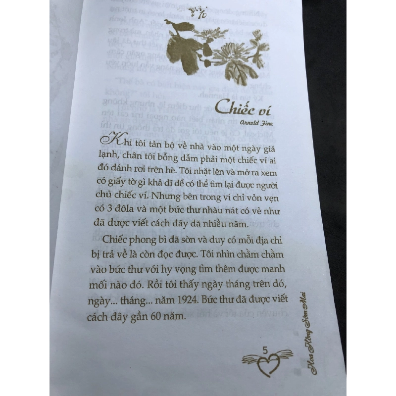 Hoa hồng sớm mai mới 70% ố vàng có dấu mộc và viết nhẹ trang đầu 2009 Câu chuyện tự trái tim HPB0906 SÁCH VĂN HỌC 914944