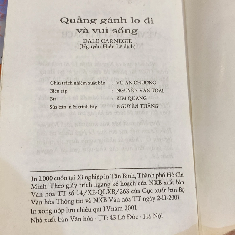QUẲNG GÁNH LO ĐI & VUI SỐNG (XB 2001) 528989
