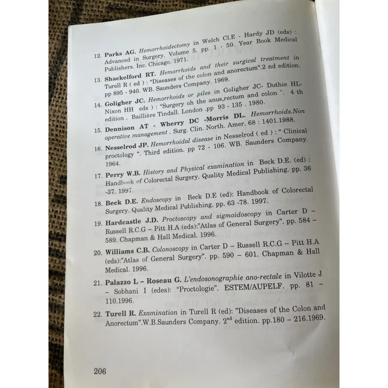 Bệnh trĩ : 210 trang ; TS.BS. LÊ QUANG NGHĨA- PGS.TS. NGUYỄN VĂN CHỪNG 1019344