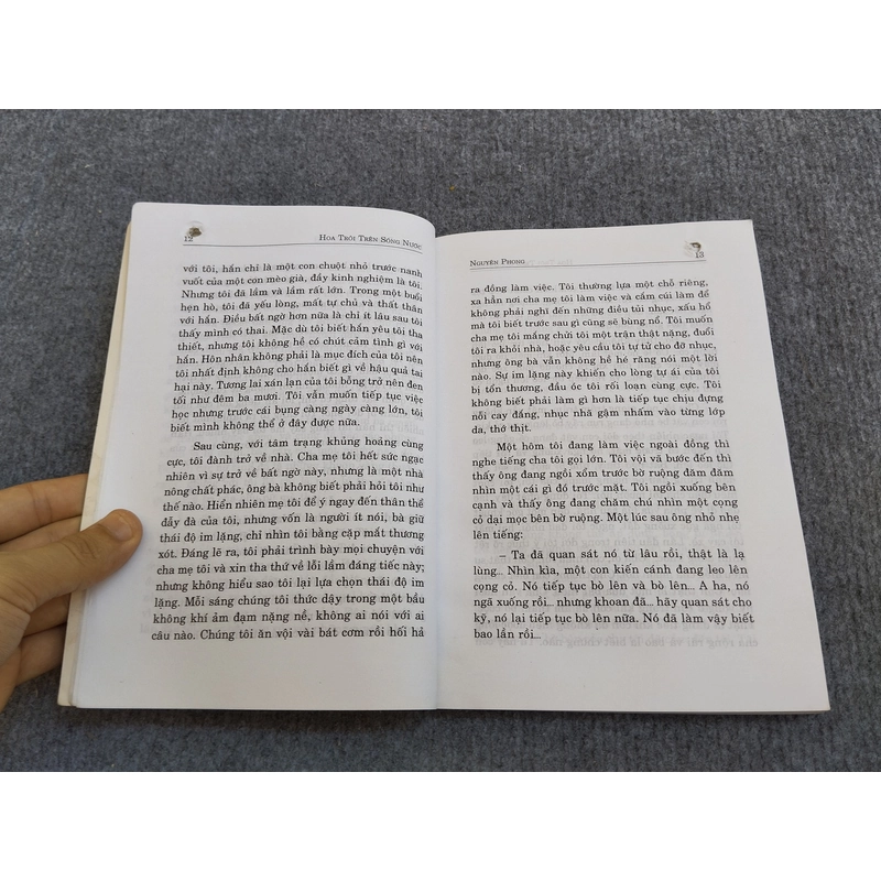 HOA TRÔI TRÊN SÓNG NƯỚC 485355
