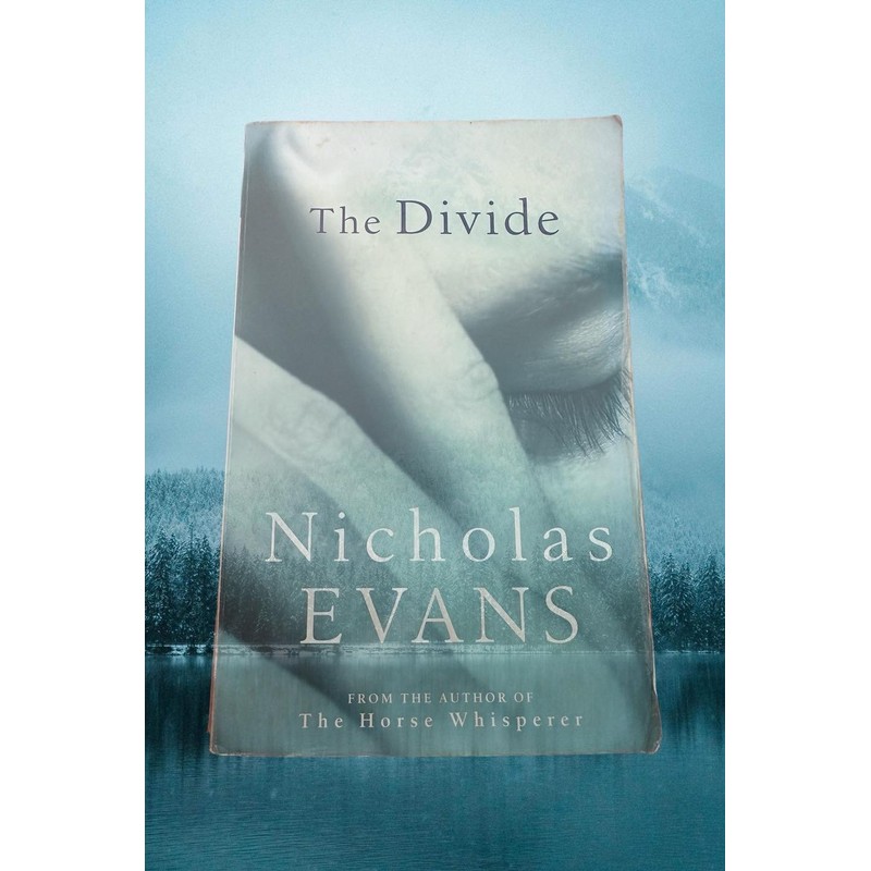 Sách ngoại văn tiếng Anh - The Divide 95241