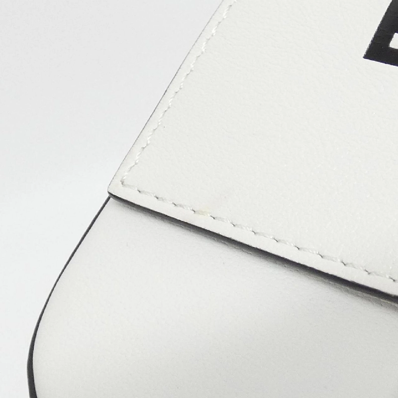 Túi điện thoại Fendi Baguette 7AS142 AMWZ 628505