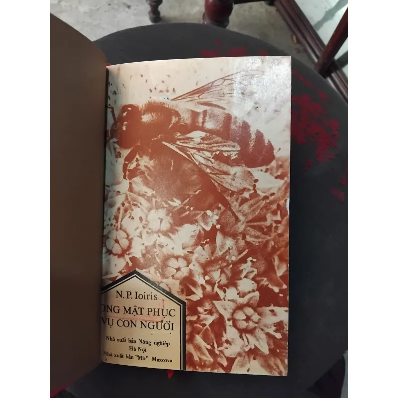 Ong mật phục vụ con người  của Ioiris  999669