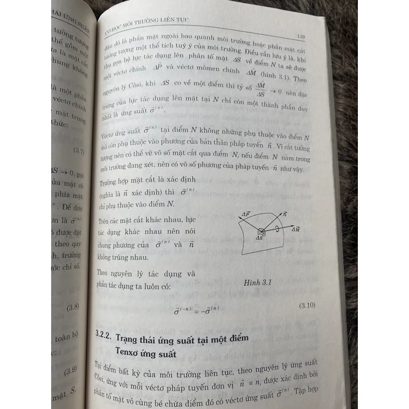 Cơ học trong môi trường liên tục (Phan Nguyên Di) 689009