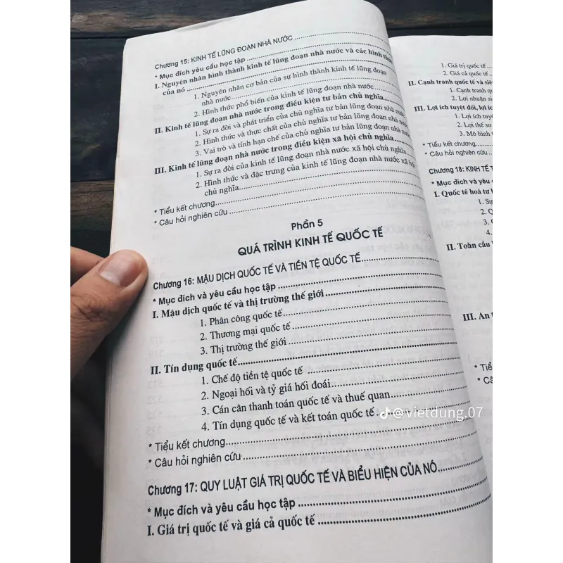 Sách kinh tế chính trị học hiện đại 758888