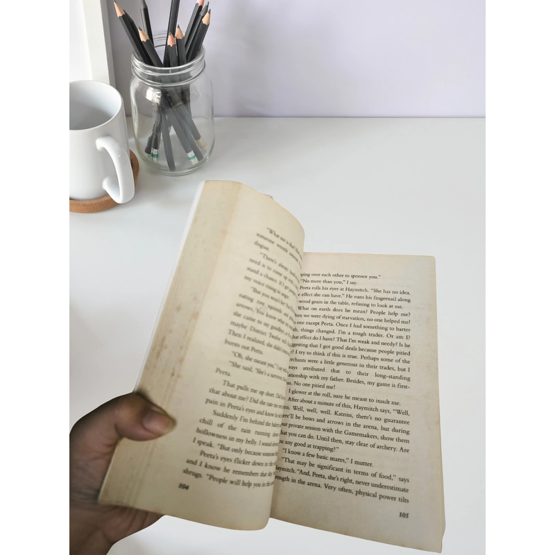 [Đặt Sách – Nhận Lì Xì][The Hunger Games by Suzanne Collins] 377847