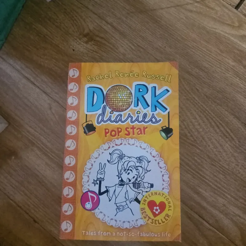 Dork diaries pop star Giá 20k  604052